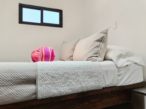 3 chambres, bureau, fer et planche à repasser, Wi-Fi gratuit