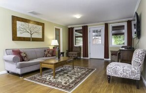 Living area - Near Fairhaven, Galbraith Trails, Lake, and Golf (Bellingham)