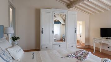 Deluxe Double or Twin Room | Premium bedding, down comforters, desk, free WiFi