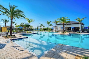 House (5 Bedrooms) | Property amenity - 1485 Rolling Fairway Drive (Davenport)