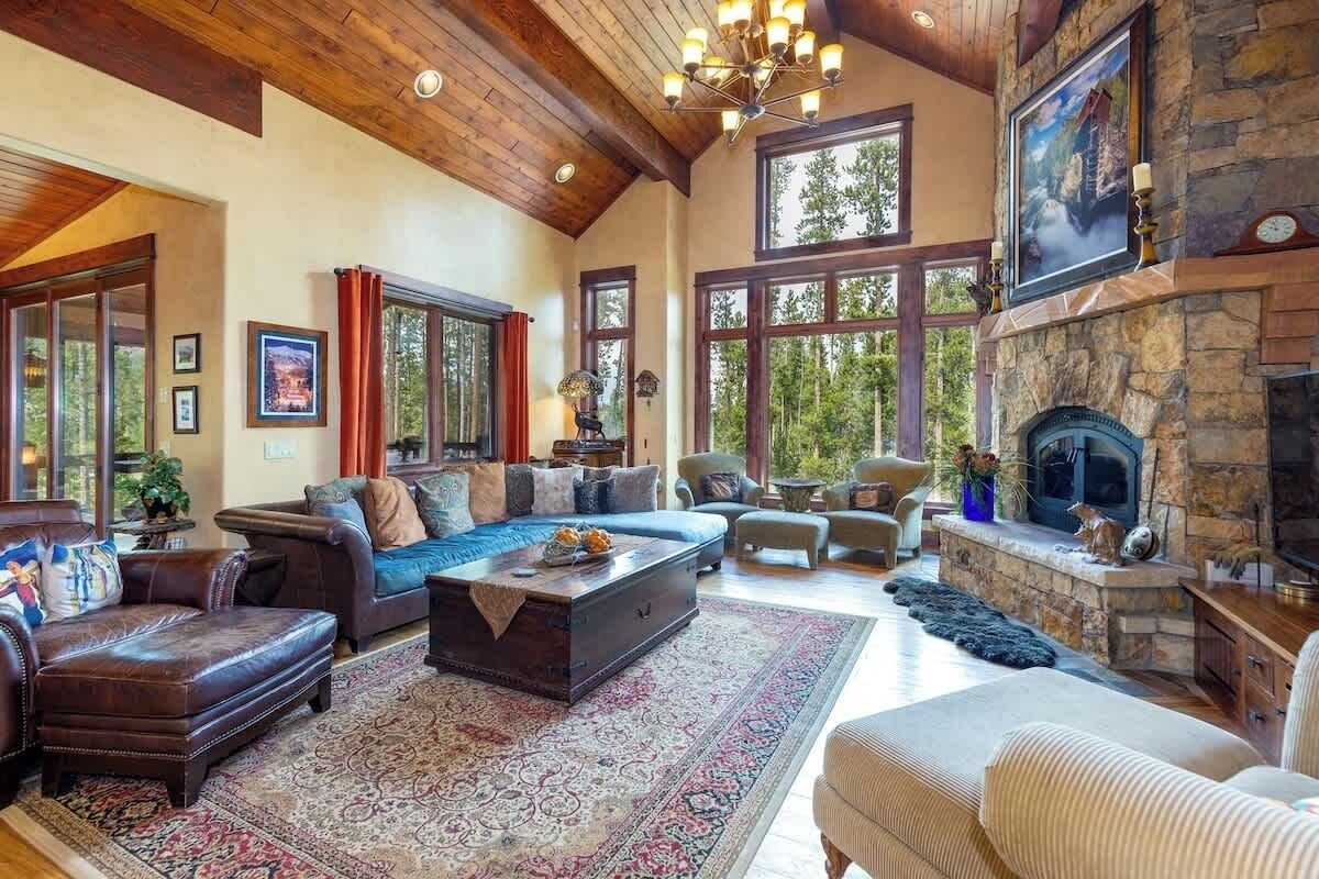 TV, fireplace, DVD player, stereo