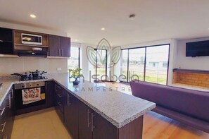 Private kitchen - Conjunto la Isabella Campestre, apartamentos amoblados, modernos y amplios. (Mosquera)