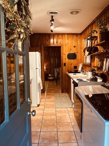 “Owl Be Back” Cottage King Bed Steps to Lee