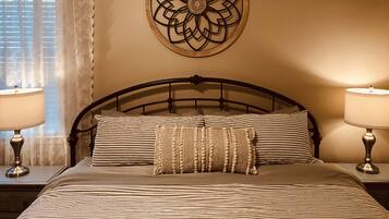 1 slaapkamer, een strijkplank/strijkijzer, gratis wifi, beddengoed