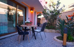 تناول الطعام بالخارج