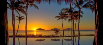 Upper Palmilla: Oceanfront room with pivate balconi