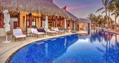 Vista Del Mar: Private 2-bedroom 2-bathroom oceanview villa