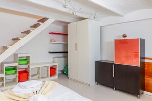 1 chambre, fer et planche à repasser, accès Internet, draps fournis