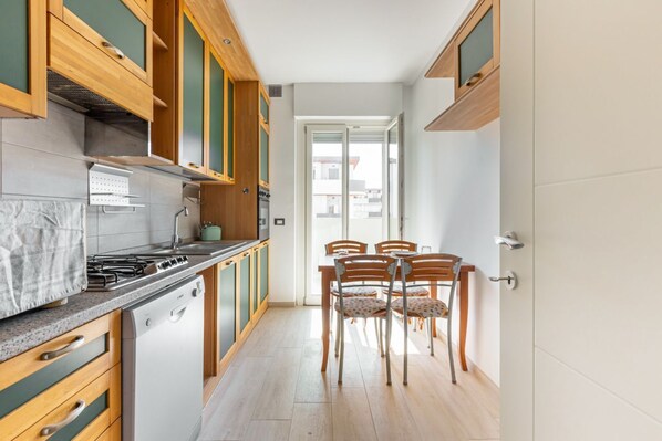 Microwave, oven, stovetop, dishwasher