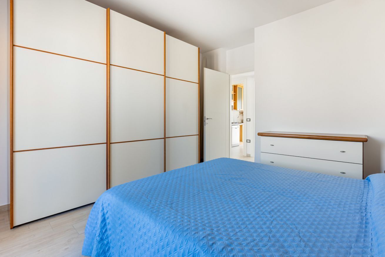 2 slaapkamers, een strijkplank/strijkijzer, internet