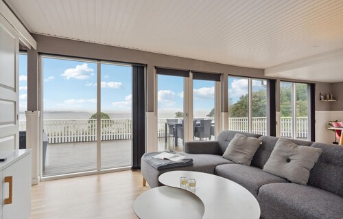 Amazing home in Børkop with WiFi