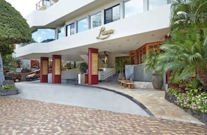 المنشأة من الخارج