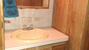 Toallas, jabón, papel higiénico