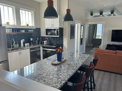Modern Loft in 12 South ~ Walk to Hot Spots