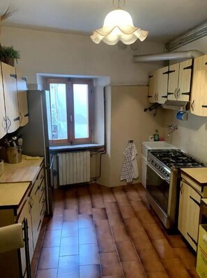 Fridge, oven