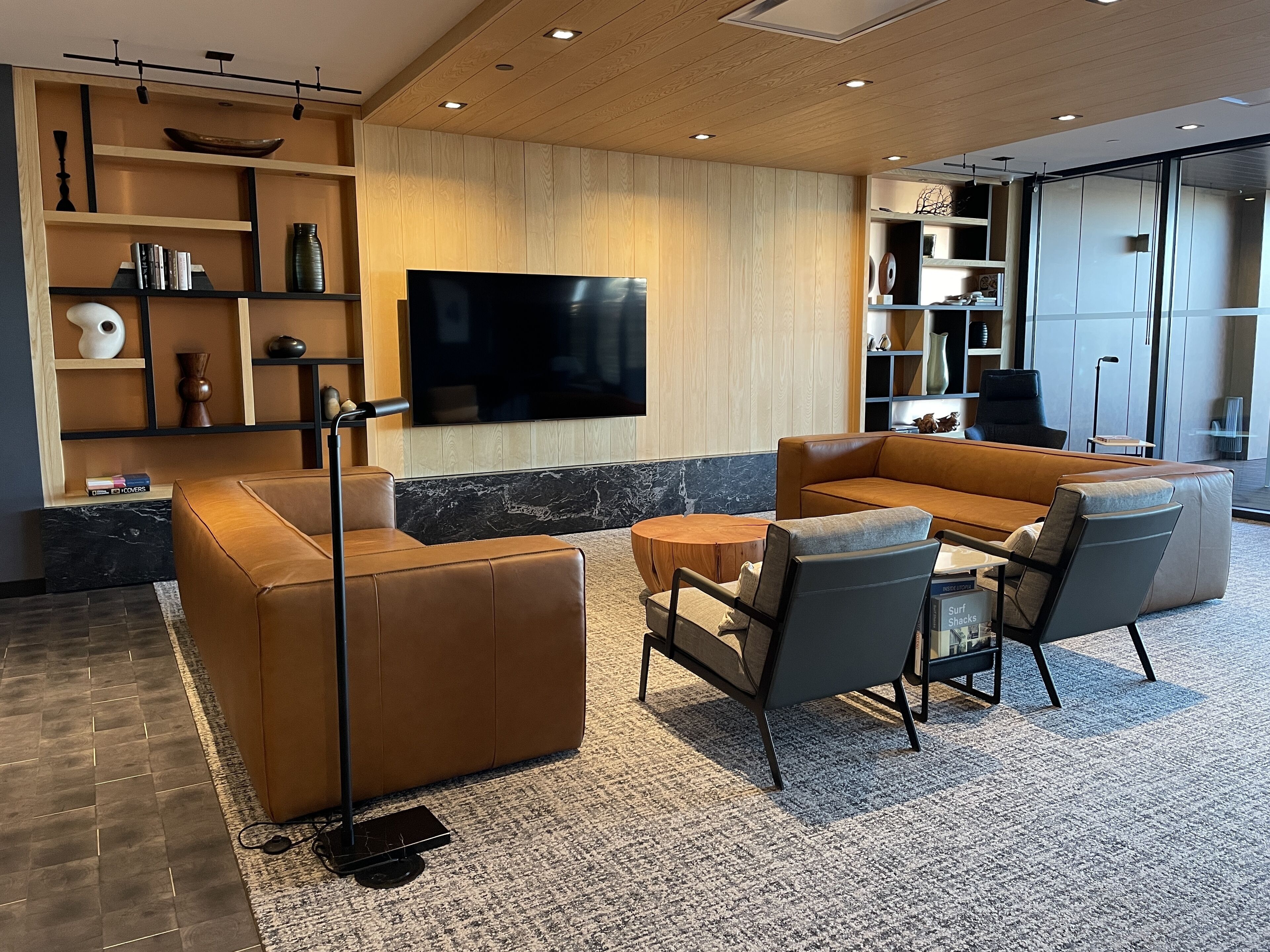 Modern Harbour View Sustainable Luxury Condo: 1 Bedroom 1 Bath - Victoria