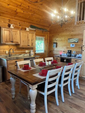 Dining - Cozy Nights, Endless Views of the Smokey Mountains (Sevierville)
