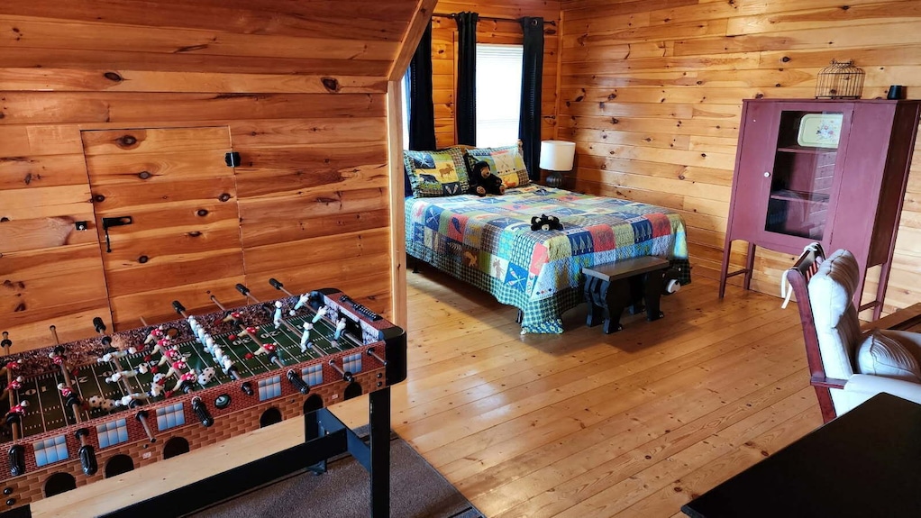 Logans Lair - Sevierville, TN