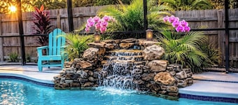 Heated Saltwater Pool Oasis + Hot Tub & Tiki Bar - Pet Friendly. Beach escape!