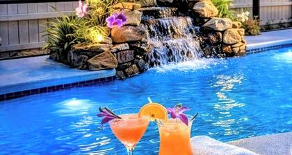 Heated Saltwater Pool Oasis + Hot Tub & Tiki Bar - Pet Friendly. Beach escape!