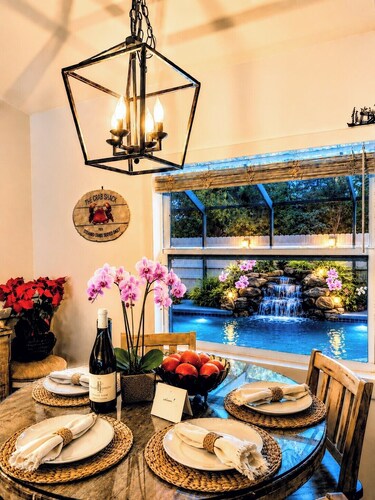 Heated Saltwater Pool Oasis + Hot Tub & Tiki Bar - Pet Friendly. Beach escape!