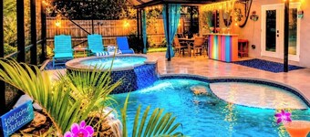 Private Resort Retreat • Heated Pool, Spa & Tiki Bar • Pets ok• Beaches nearby
