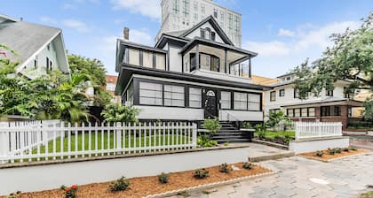 Satoshi Hideout Living