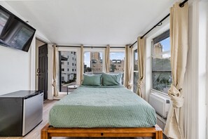 Comfort Double Room - Satoshi Hideout Living (St. Petersburg)