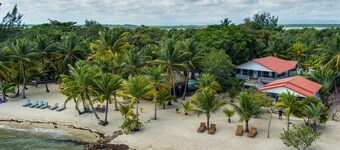 Quiet Beachfront Cabin in Maya Beach. 2BR