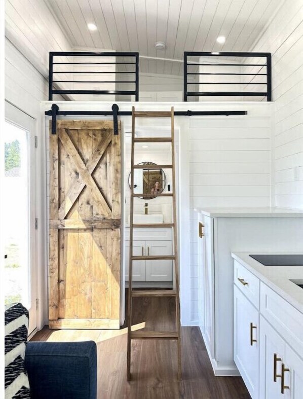 Interior - Newly listed Tiny Home! 5 mins from Lake Oconee!
 (Eatonton)