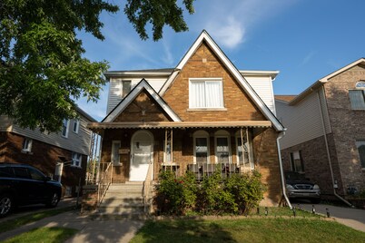 Beautiful Newly Renovated Home in Dearborn 
