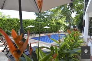 Outdoor pool - YULUKA HOSTEL (Apulo)