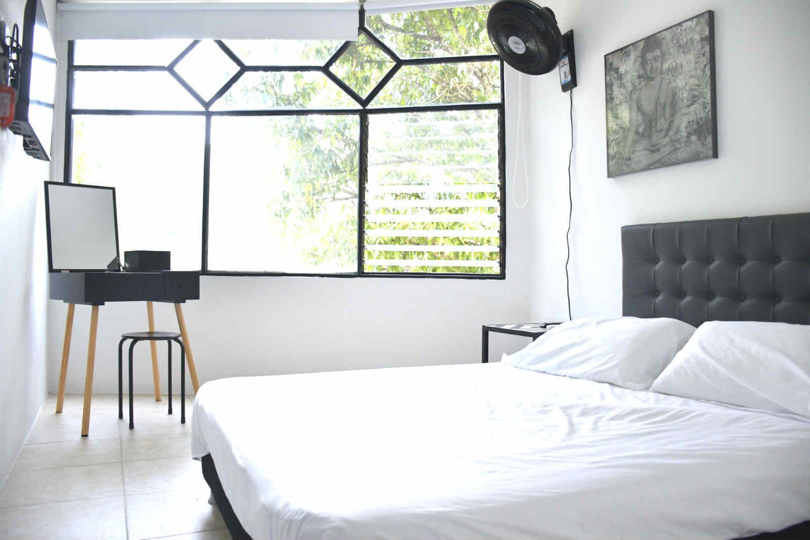 خزنة داخل الغرفة وستائر تعتيم وواي فاي مجانًا