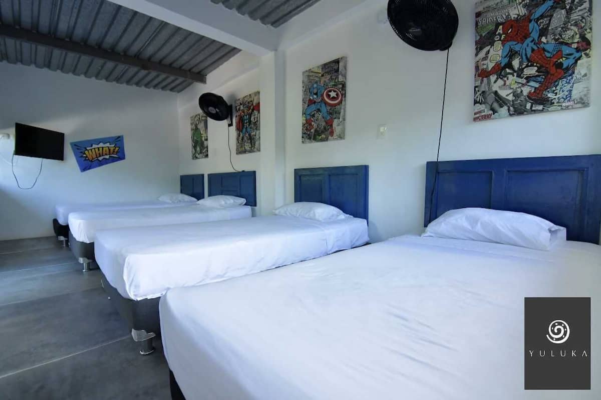 Standard Quadruple Room | In-room safe, blackout drapes, WiFi (free)