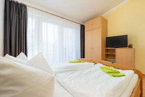 WiFi, bed sheets