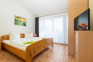 WiFi, bed sheets