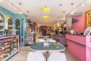 Coffee shop - Hotel Chromatic (Guatapé)