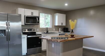 Close to Everything Spacious 5Bdr Mountaineer Retreat Morgantown - Sleeps 14