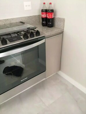Frigorífic, microones, forn i placa de cuina 