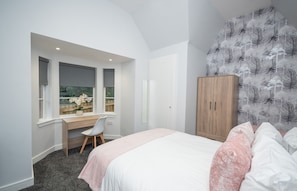 4 bedrooms, iron/ironing board, travel crib, free WiFi