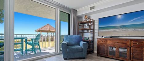 テレビ、DVD プレーヤー