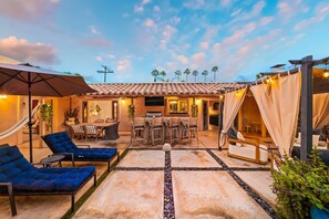 Outdoor dining - Great Reviews Beautiful Movie Colony Home Pool,Spa (Palm Springs)