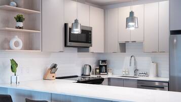 Condo | Private kitchen | Full-sized fridge, microwave, oven, stovetop