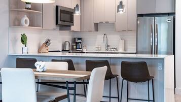 Condo | Private kitchen | Full-sized fridge, microwave, oven, stovetop