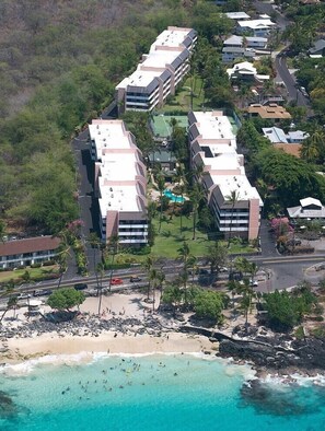 Exterior - 2br White Sands Village condo right at the beach (Kailua Kona)