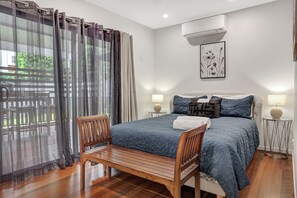 4 bedrooms, desk, iron/ironing board, travel cot