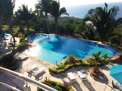 Stunning ocean views in relaxation paradise! Serenity and nature await!