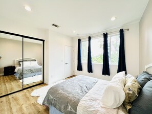 3 bedrooms, bed sheets