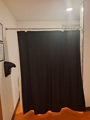 Interior - 03 Dutchmen Classic that sleeps 1- 6 people comfortably for the perfect weekend  (Cloquet)