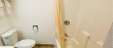 Double Room with Balcony | Bathroom